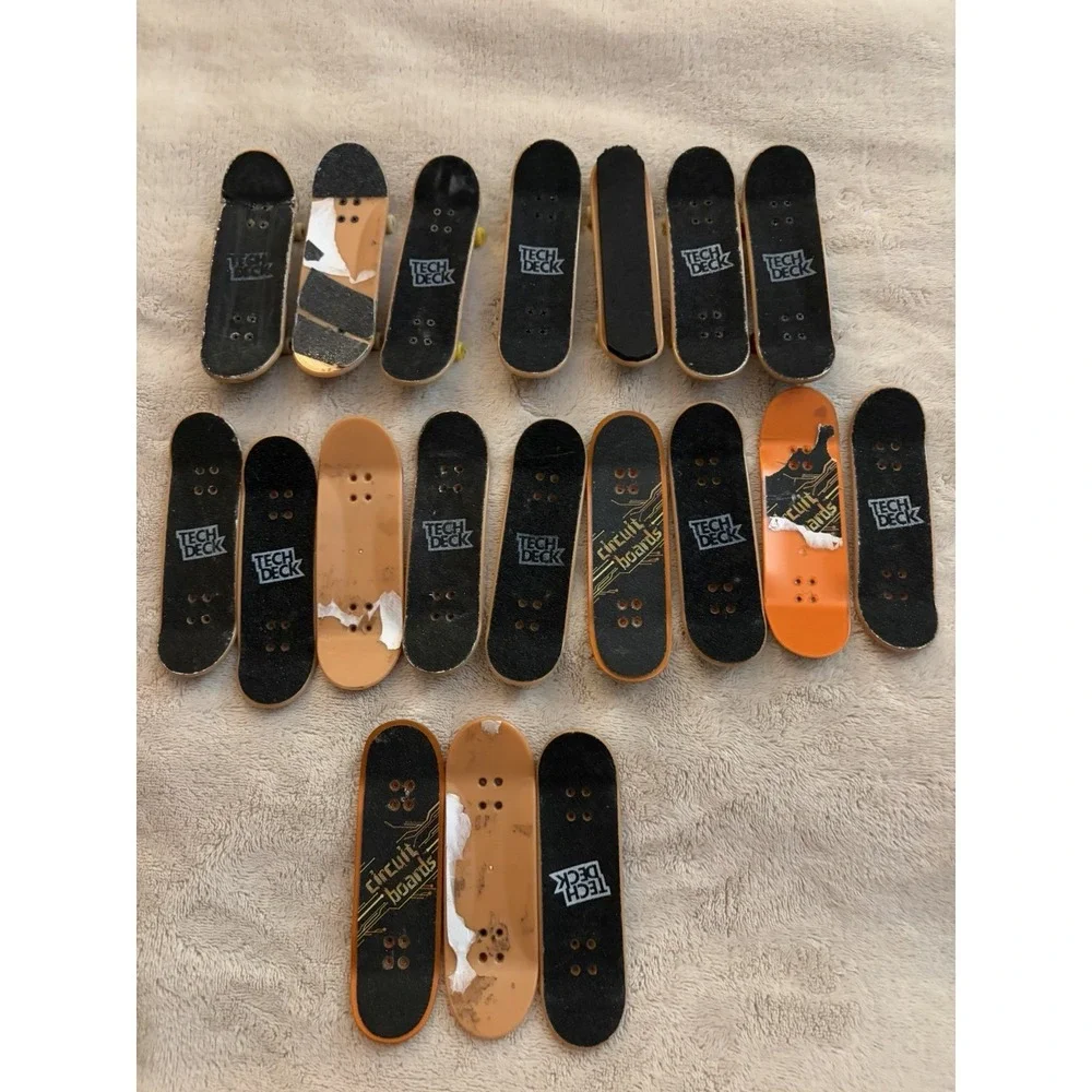 Lot Of 19 Tech Deck Boards And Skateboards‎ With Wheels